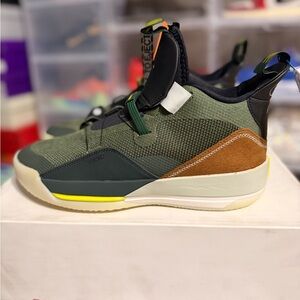 Air Jordan 33 X Travis Scott